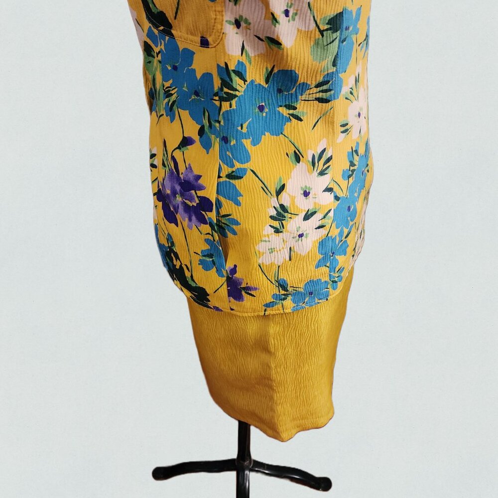 Amazing Vintage 1980's Valentino "Miss V" 2-Piece Floral Silk Skirt Suit - Picture 3 of 16
